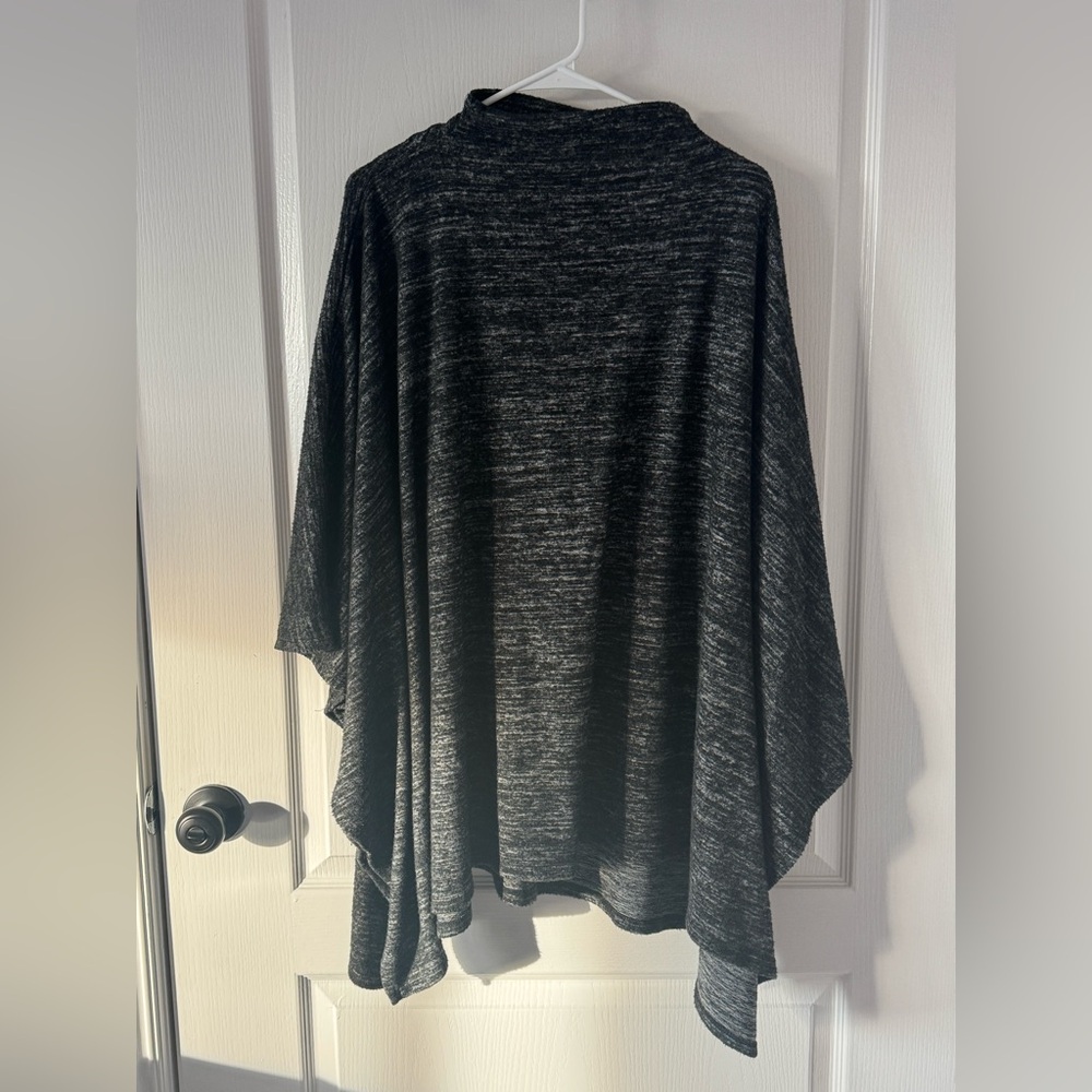 Zenana Outfitters super soft poncho